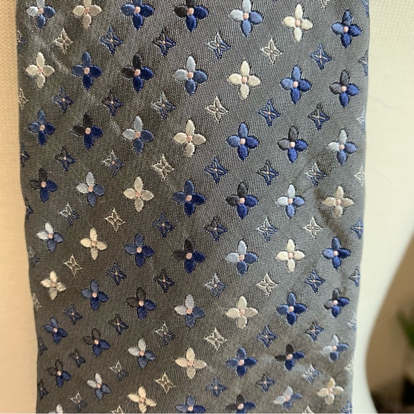 Louis Vuitton Tie - Picture 2 of 5